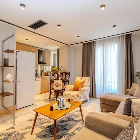 - Brand-new Designer - Elevator Access - Steps From Taksim & Seaside *