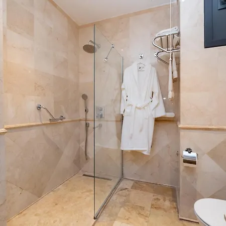 - Brand-new Designer - Elevator Access - Steps From Taksim & Seaside 酒店 伊斯坦布尔