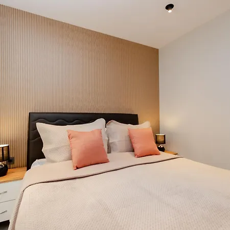 酒店 - Brand-new Designer - Elevator Access - Steps From Taksim & Seaside 伊斯坦布尔