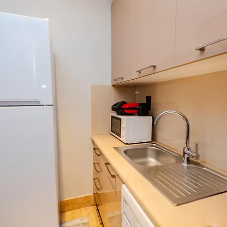 - Brand-new Designer - Elevator Access - Steps From Taksim & Seaside *