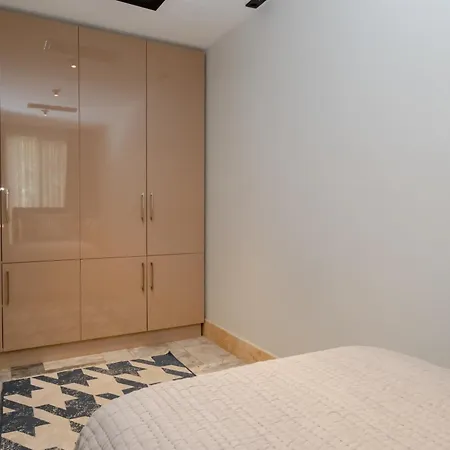 Hotel - Brand-new Designer - Elevator Access - Steps From Taksim & Seaside Istambul