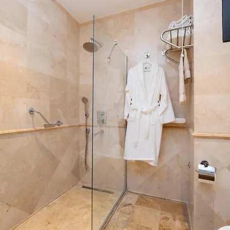 - Brand-new Designer - Elevator Access - Steps From Taksim & Seaside