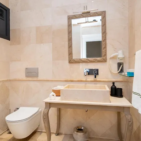 - Brand-new Designer - Elevator Access - Steps From Taksim & Seaside *