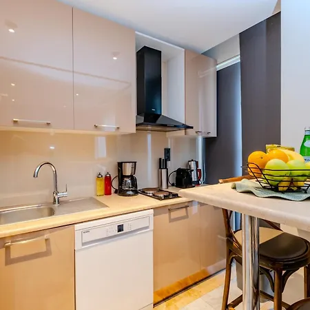 - Brand-new Designer - Elevator Access - Steps From Taksim & Seaside Hotel Istanbulská provincie