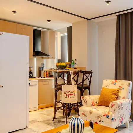 - Brand-new Designer - Elevator Access - Steps From Taksim & Seaside Istanbulská provincie