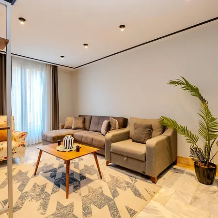 - Brand-new Designer - Elevator Access - Steps From Taksim & Seaside *